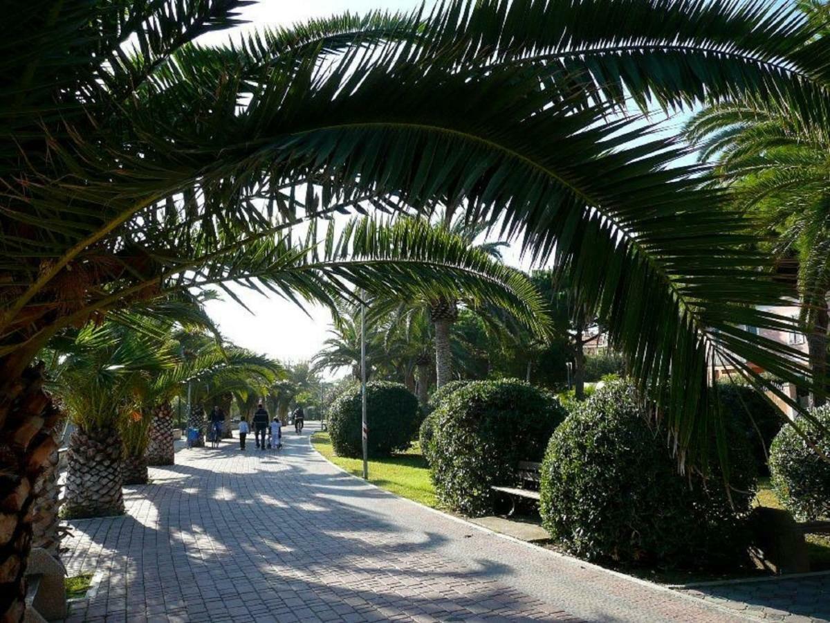 Appartamenti Frontemare Tortoreto Zewnętrze zdjęcie